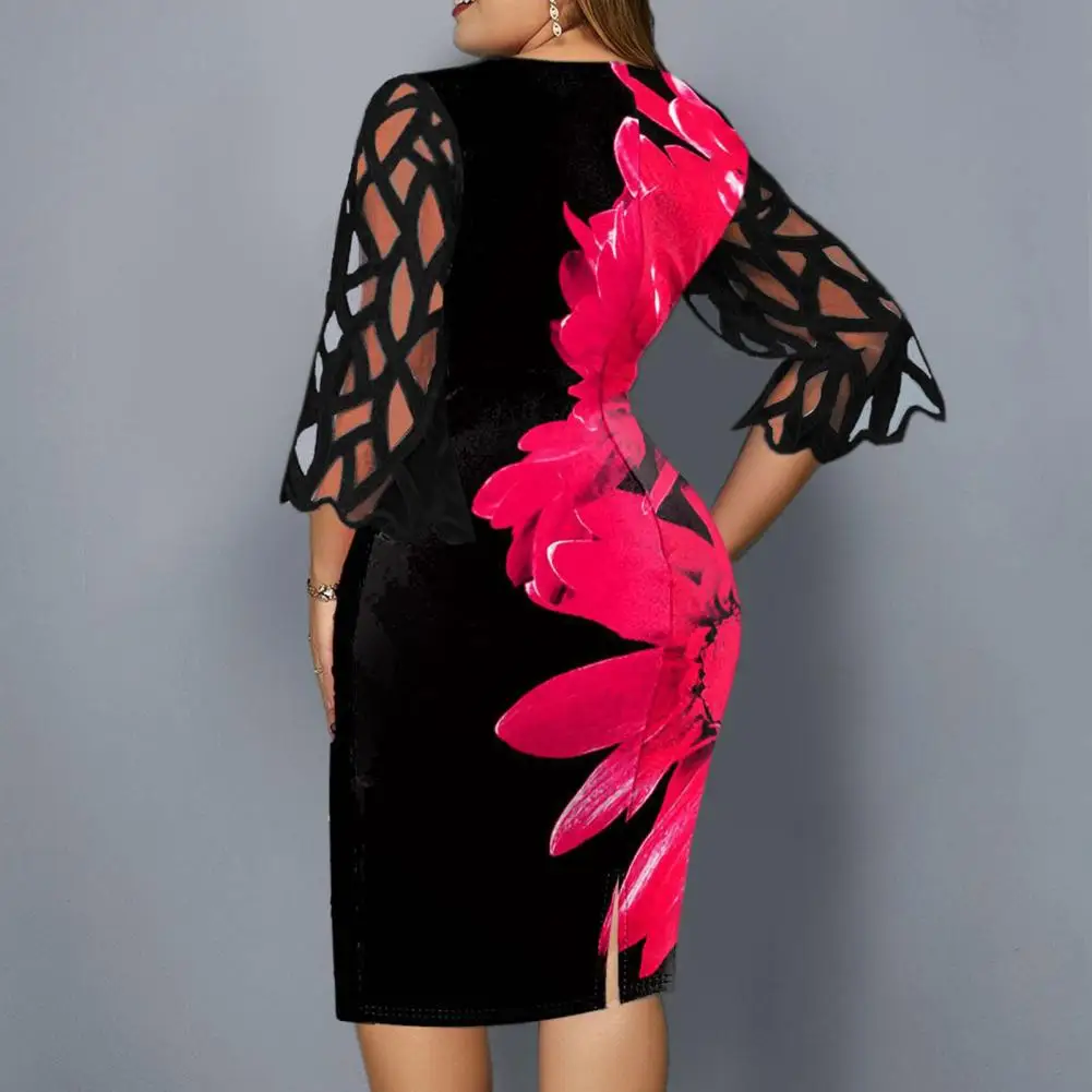 Соблазнительное женское платье с круглым вырезом и цифровым цветочным принтом 3/4