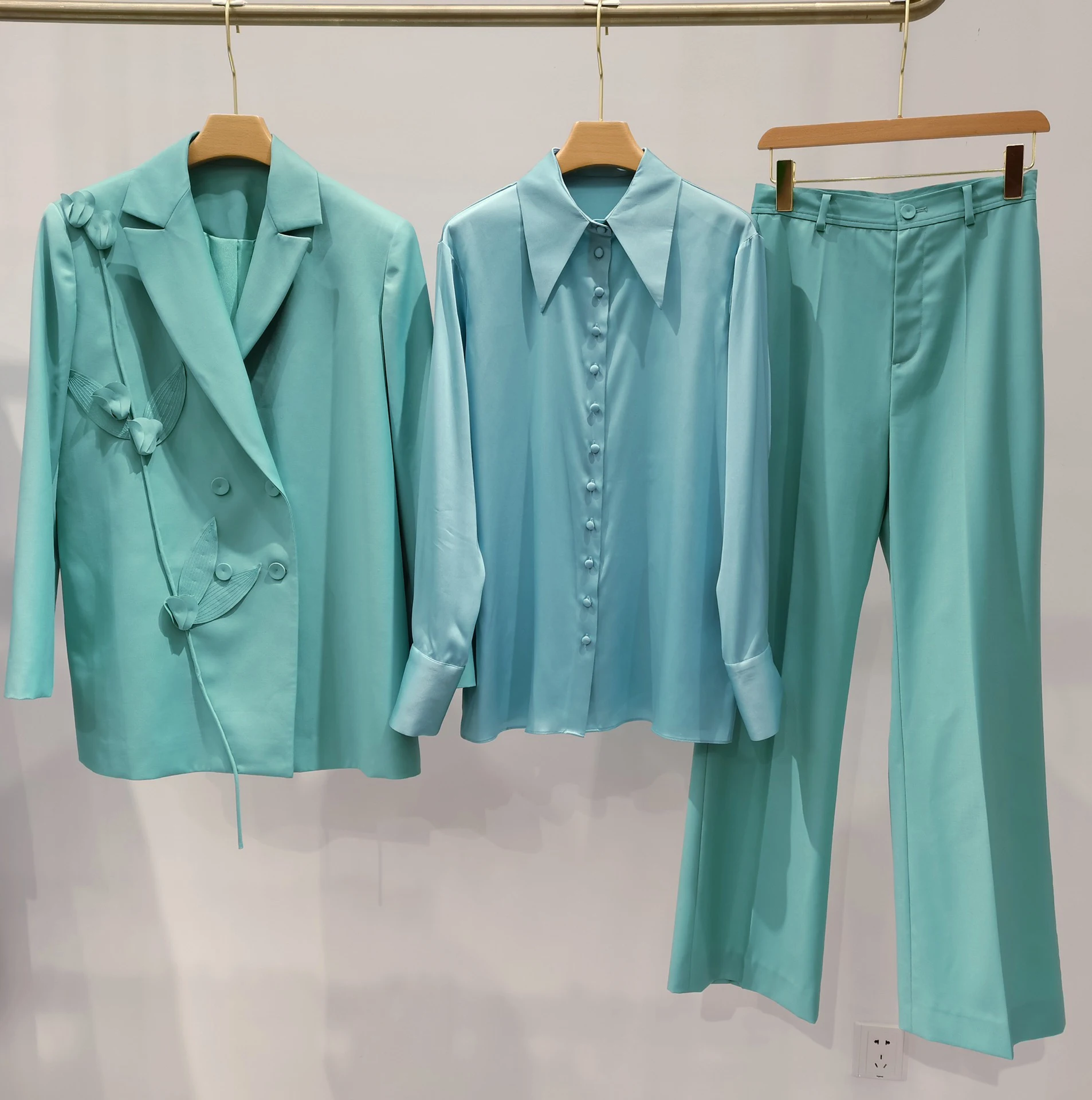 

2021 Classic High Quality Women Loose Blazer Or Long Sleeve Single Breasted Shirt Blouse Or Straight Pants Fashion Set