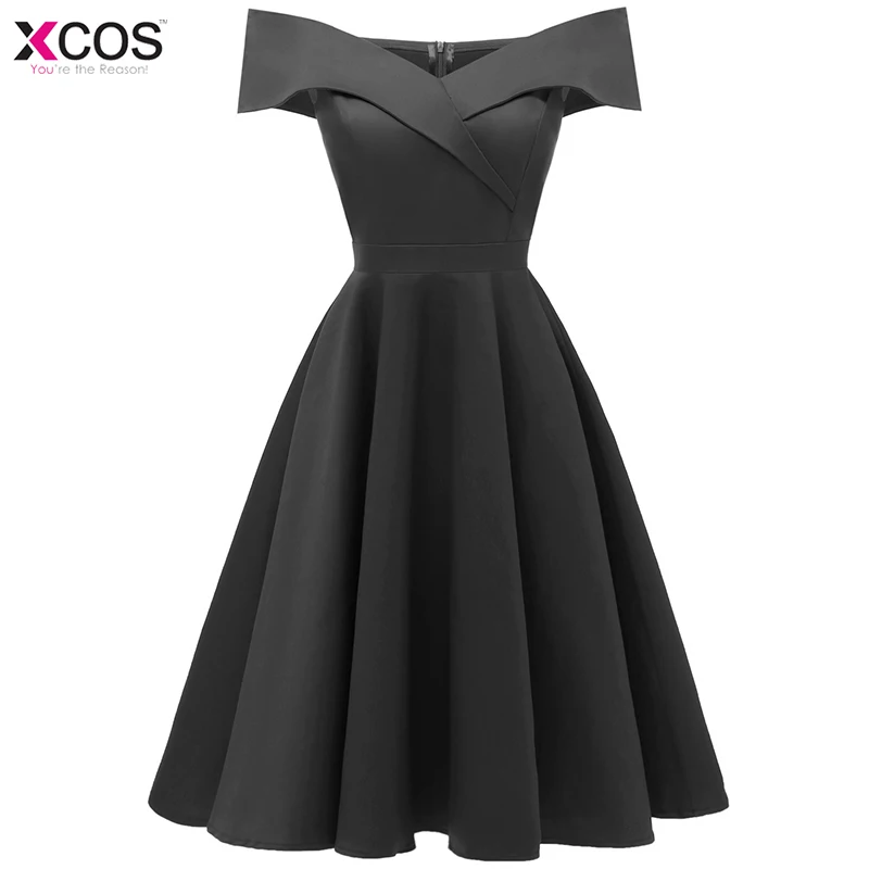 Темно-синее коктейльное платье дешево с открытыми плечами короткими рукавами на