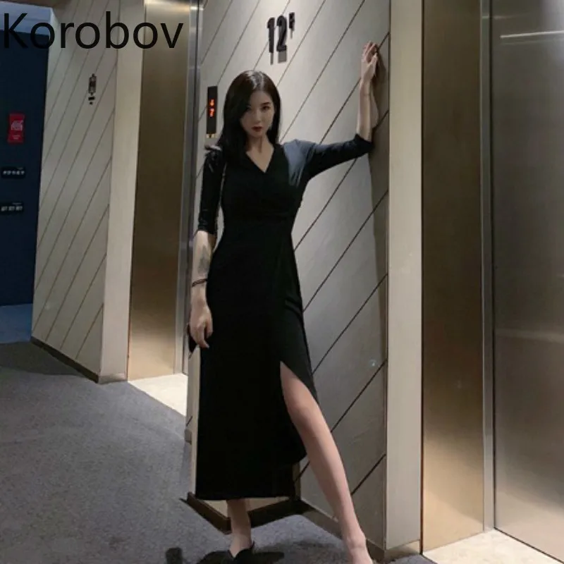 Женское платье с высокой талией Korobov облегающее v-образным вырезом и длинными