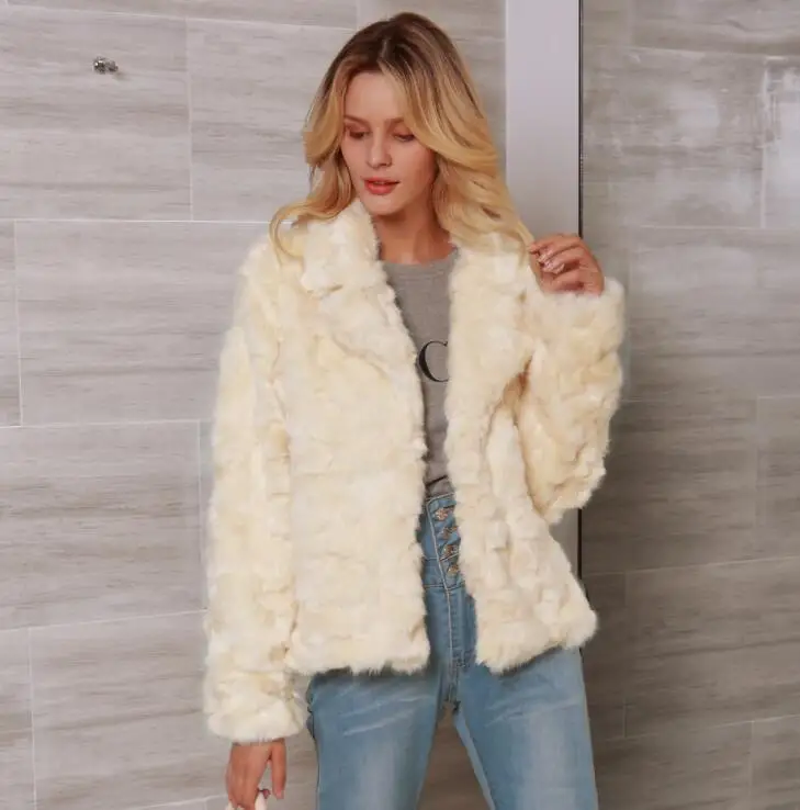 Осенняя куртка из искусственной норки женское бежевое короткое теплое меховое