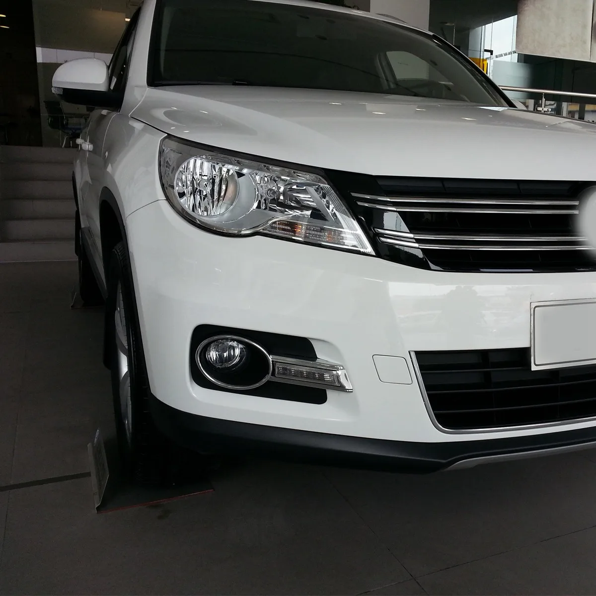 

Car LED Daytime Running Light DRL Daylight Driving Signal Fog Lamp for Tiguan 2010 2011 2012