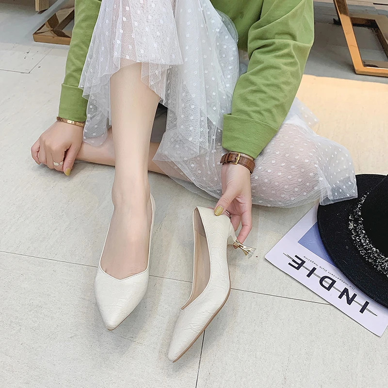 Женские модельные туфли офисные с острым носком женские туфли-лодочки на высоком