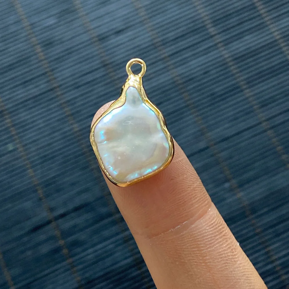 Ослепительный светильник Цвет пресноводный жемчуг Материал нерегулярные Форма