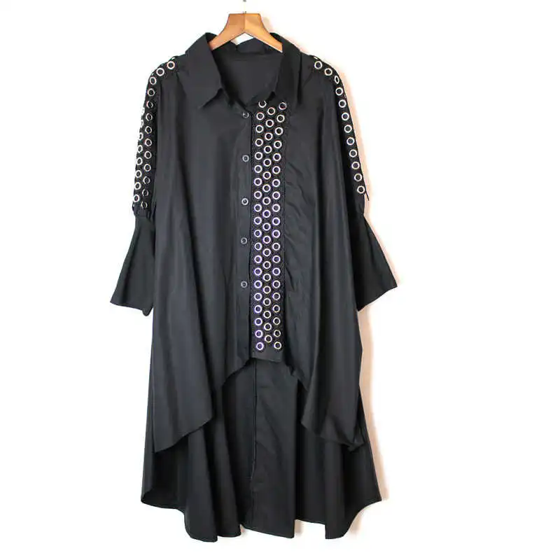 

SHENGPALAE Streetwear punk rivet blouse women's autumn 2021 new lapel large size single breasted spliced bat sleeve shirt female