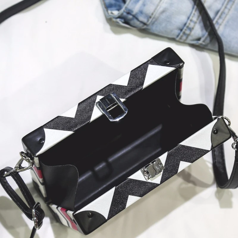 Сумка на плечо женская с клапаном рация из экокожи Сумочка цепочкой сумка