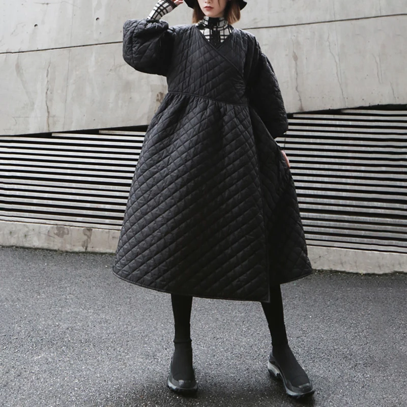 TWOTWINSTYLE Argyle хлопковое пальто женское фонарь с длинным рукавом на шнуровке с высокой талией Длинная женская верхняя одежда корейская винтажная мода