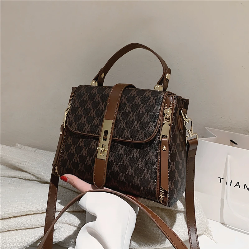 

European Style Letter Print Small Tote Handbags For Women 2022 Trend Luxury Designer Short Handle Ladies Shoulder Crossbody Bags