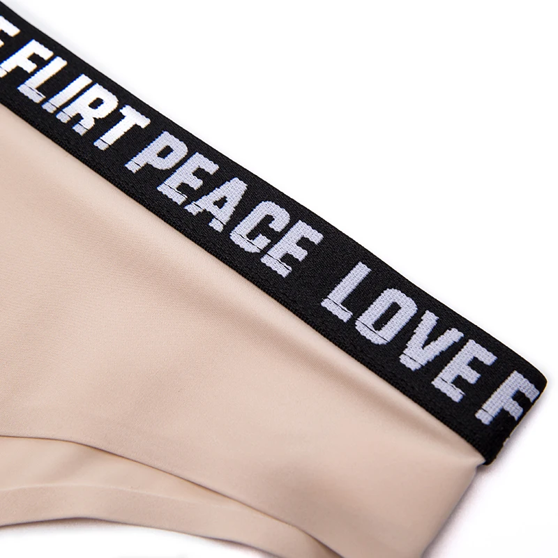 Трусы женские бесшовные из дышащей ткани с надписью на талии | Женская одежда