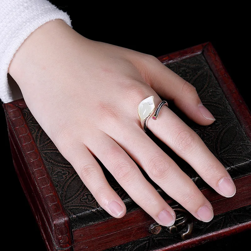 Женское кольцо из натурального нефрита регулируемое в винтажном стиле |