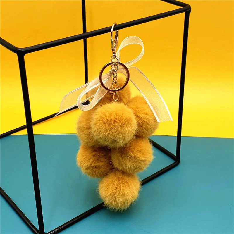 

Creative Plush Grape Pendant Keychain Artificial Rabbit Hair Pom Poms Pendant Key Chain Charming Ladies Bag Gift Keyring