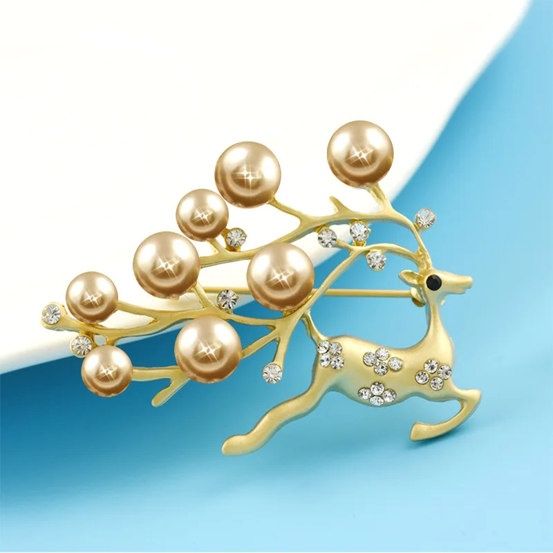 

Christmas Deer Brooch Men and Women Fashion Personality Elk Brooch Cute Animal Brooch Winter Jewelry Brooch New Year Gift