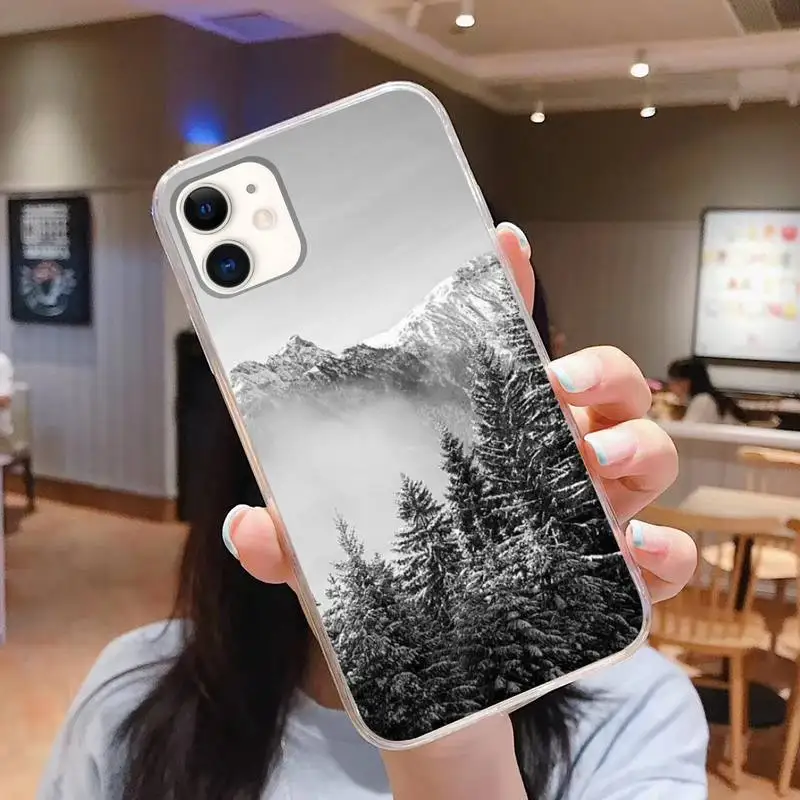 

Pine Tree Forest Mountain Peak Mist Phone Case For Iphone 5 SE 2020 6 6s 7 8 plus X Xr XS 11 12 Mini Pro Max Fundas Cover