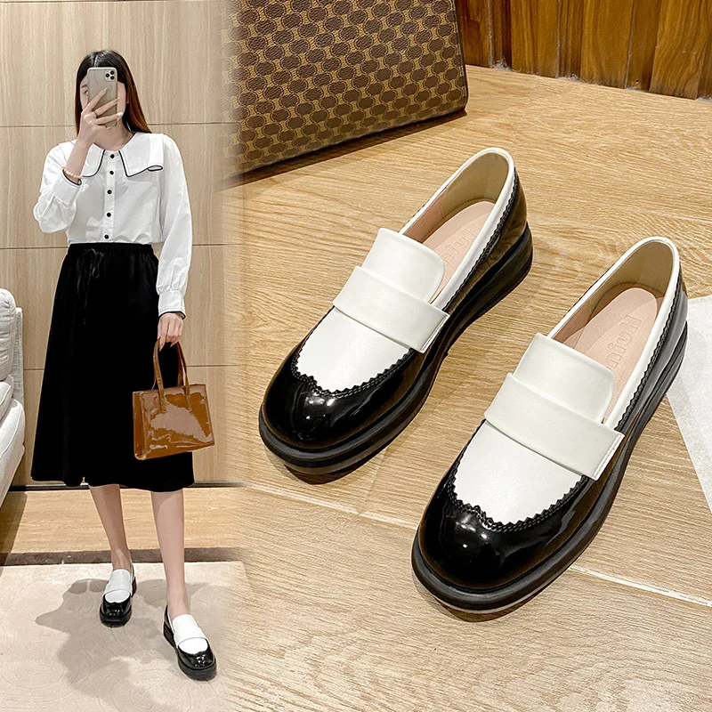 

Women PU Leather Flat Shoes Ladies Concise Slip on Light Breathable Summer Vulcanize Soft Fashion Retro Sapatos Femininos 2021