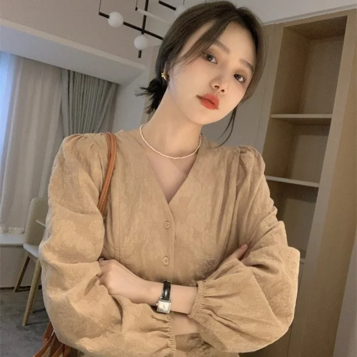 

Рубашка женская с длинным рукавом и V-образным вырезом