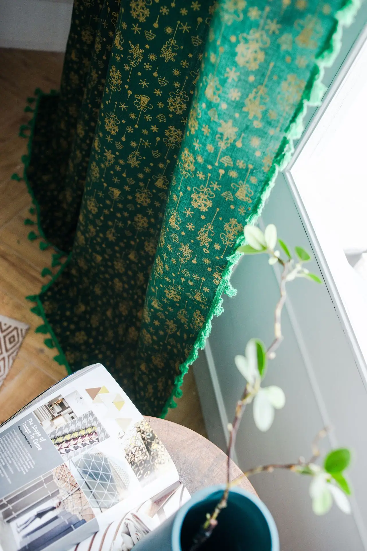 

Luxury Green Christmas Curtain Bronzing Wind Chime Pattern Window Curtains Semi-shading Bay Window Kitchen for Living Room