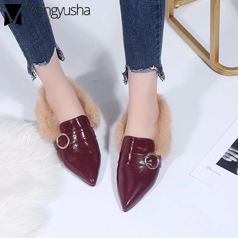 Маленькие кожаные туфли с острым носком в британском стиле женские зимние теплые
