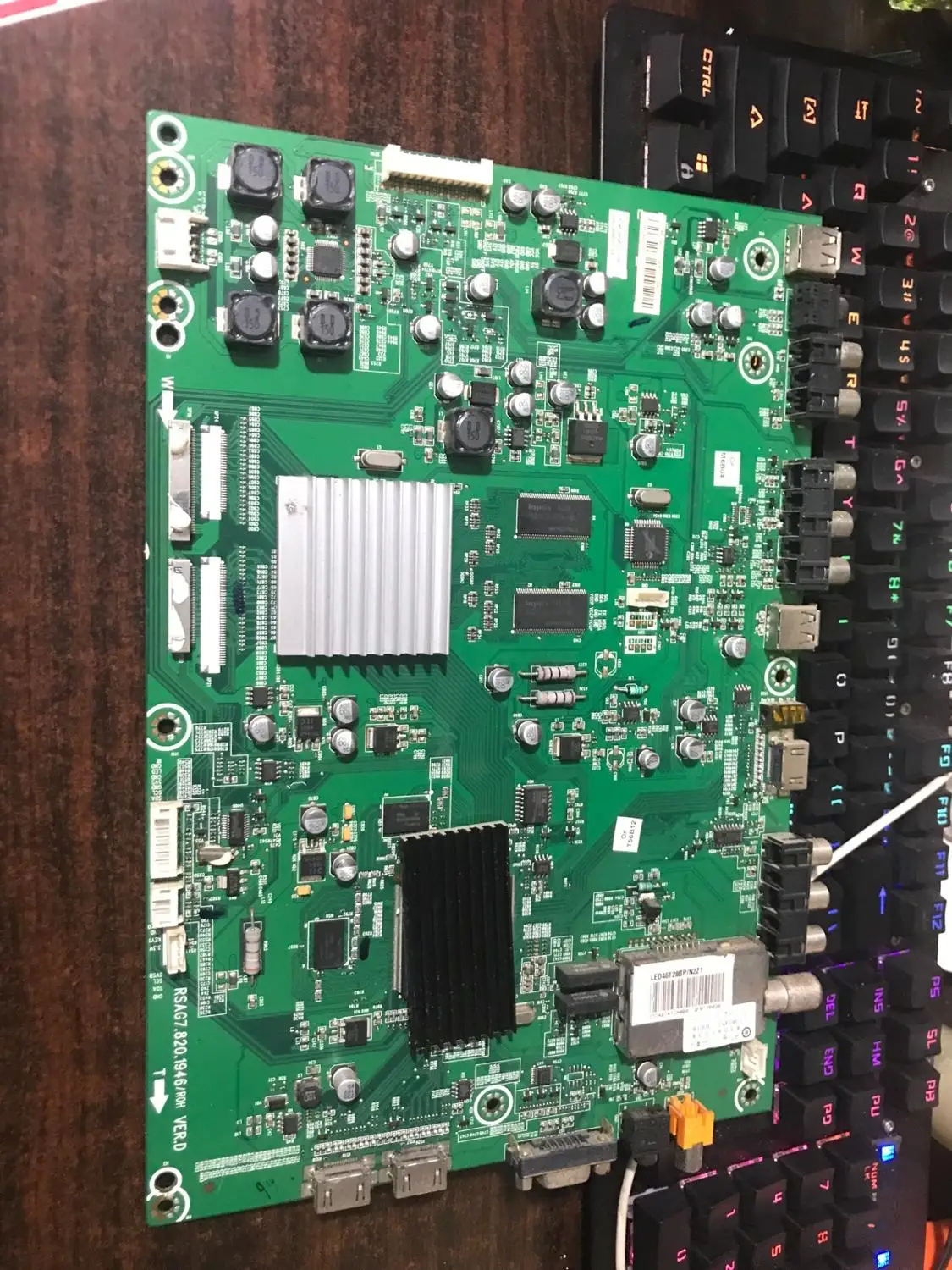 

LED46T28GP LCD TV accessories motherboard RSAG7.820.1946 screen LTA460HF07