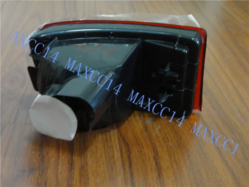 Светоотражатель для заднего бампера Красные линзы без лампочек TOYOTA LandCruiser Prado HILUX