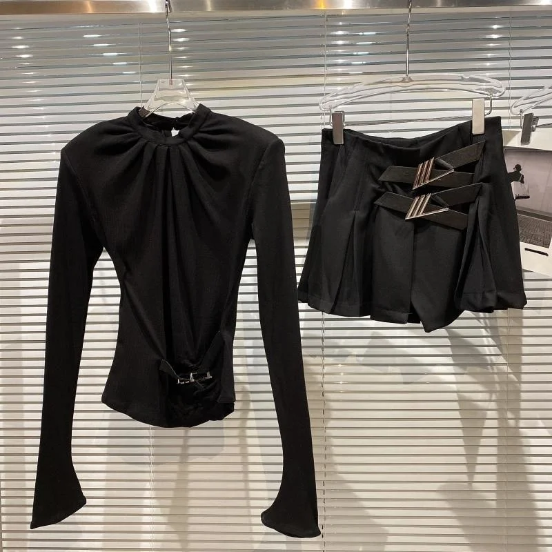

2021 Autumn New Shoulder Pad Pinched Long Sleeve T-shirt + Pu Buckle Pleated Skirt Two Piece Set