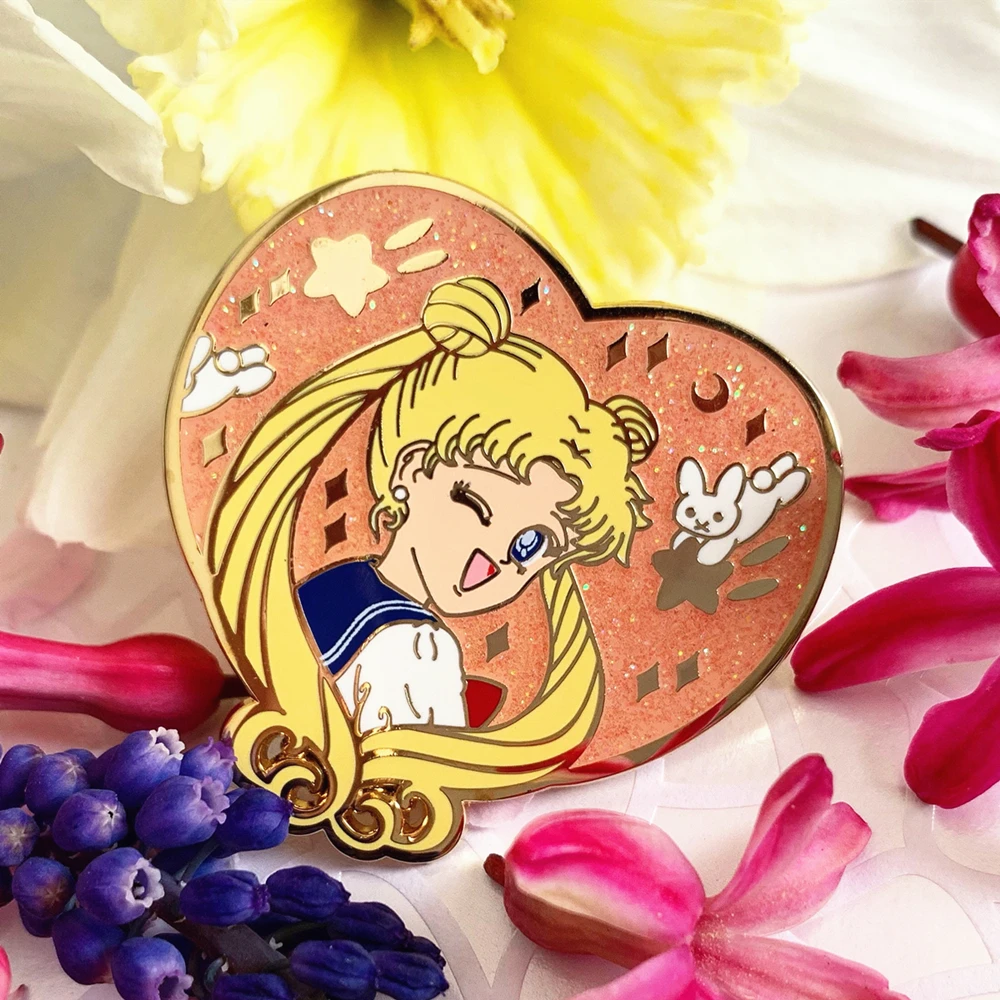 

Cute Japanese Manga Glisten Enamel Pins Sailor Golden Heart-shaped Brooch Cartoons Anime Moon Girl Badge Jewelry Fans Gifts 2021