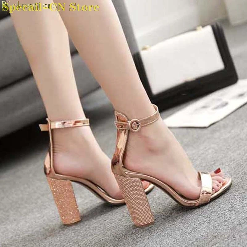 Женские босоножки на высоком каблуке сандалии цвета шампанского с ремешком