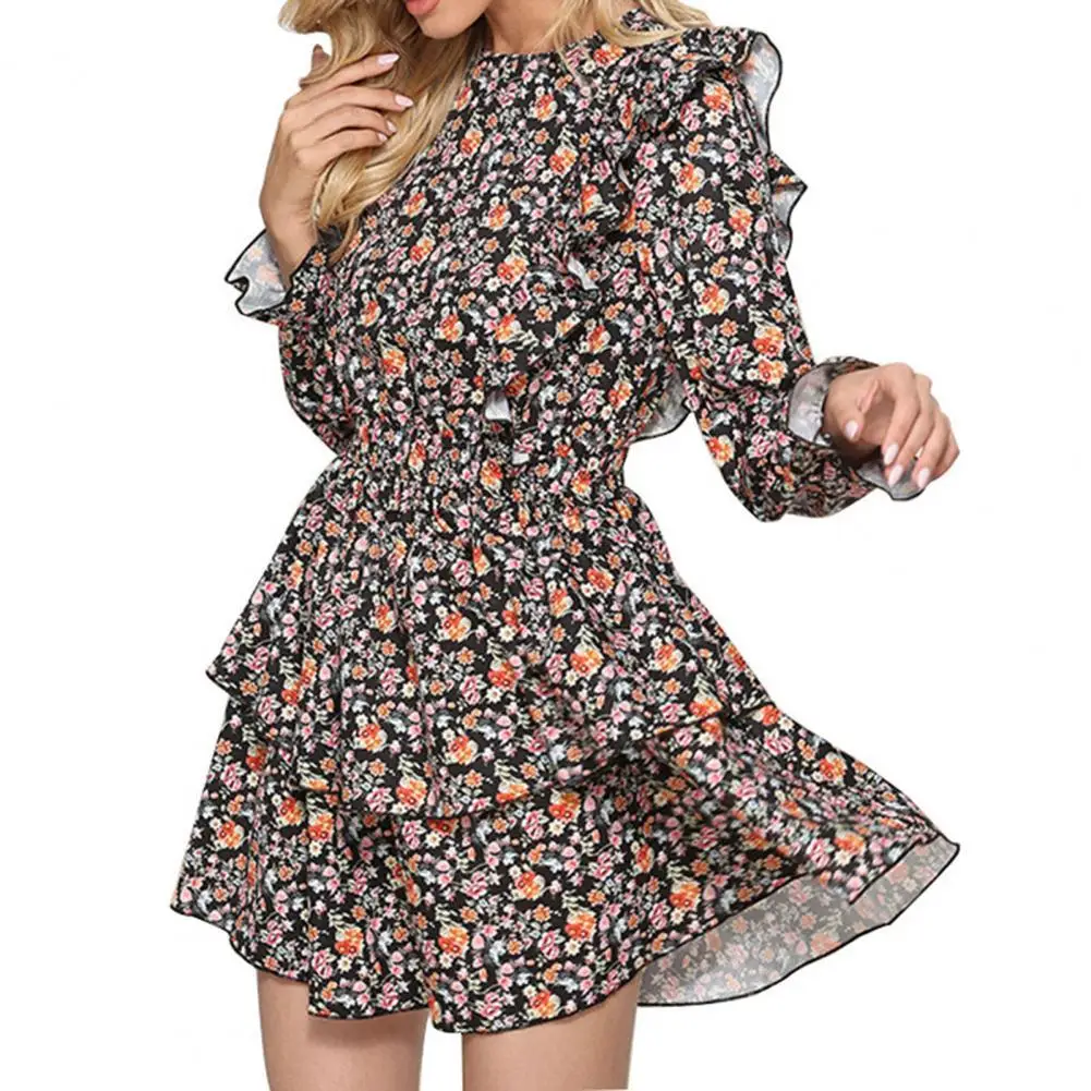 

Женское мини-платье с круглым вырезом, средней талией и цветочным принтом