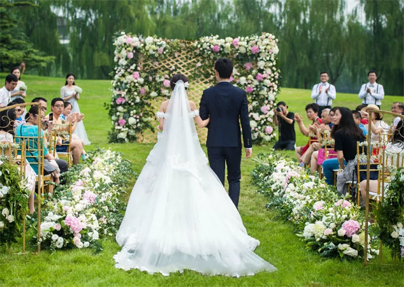 

2pcs/lot 1M Road Cited Artificial Flowers Row Wedding Decor Flower Wall Arched Door Shop Flower Row Window T Station Christmas