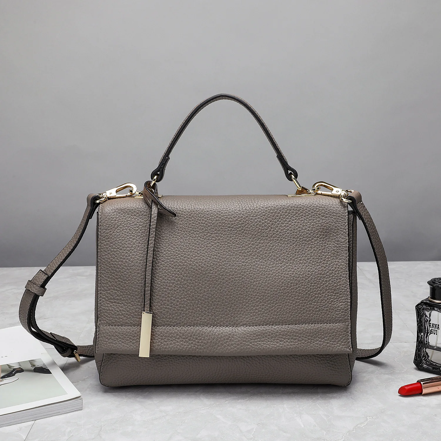 

2020 new leather simple fashion large-capacity handbags fashion litchi pattern top layer cow shoulder bag simple lady bag