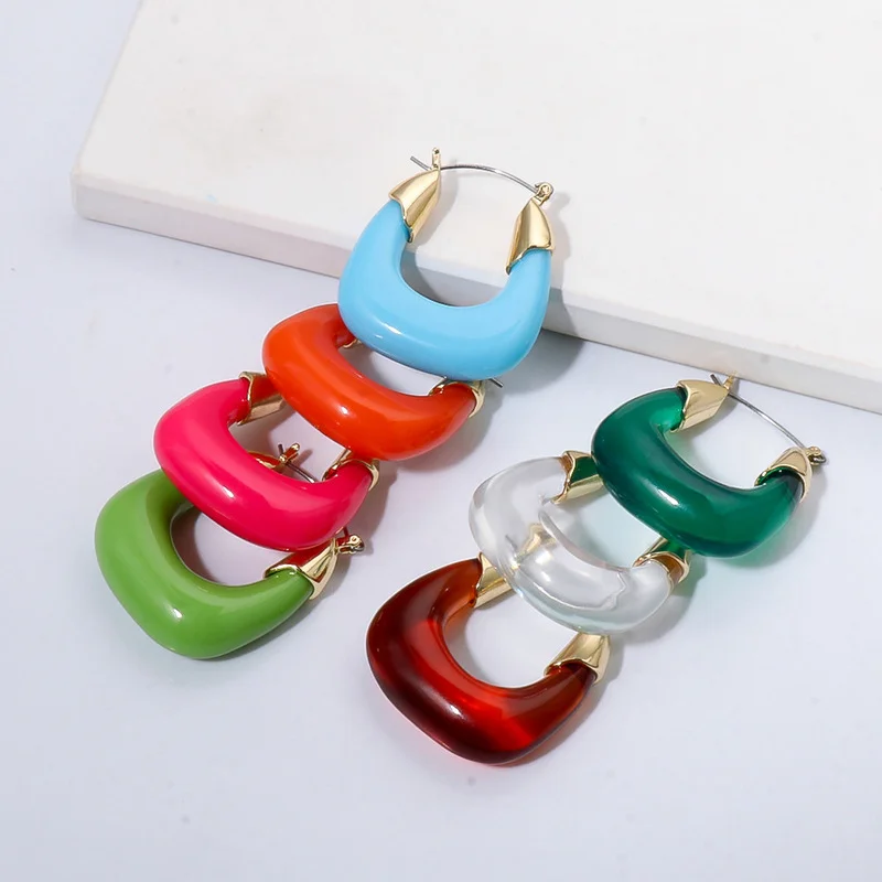 

Origin Summer Minimalist Red Color U Shape Resin Earrings for Women Retro Gold Alloy Geometric Arcylic Hoop Earrings Pendientes