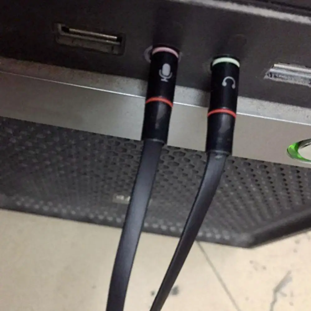 

3.5mm Stereo Audio Female to 2 Male Headset Microphone Y Splitter Cable Adapter