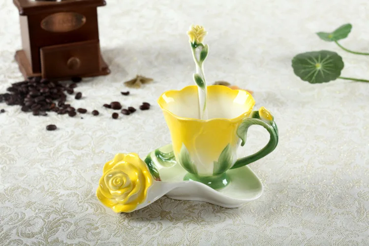 

European Style Luxury Coffee Cup Design Couple Tea Ceramic Coffee Cup Set Reusable Creative Tazza Colazione Coffee Mug BW50BD