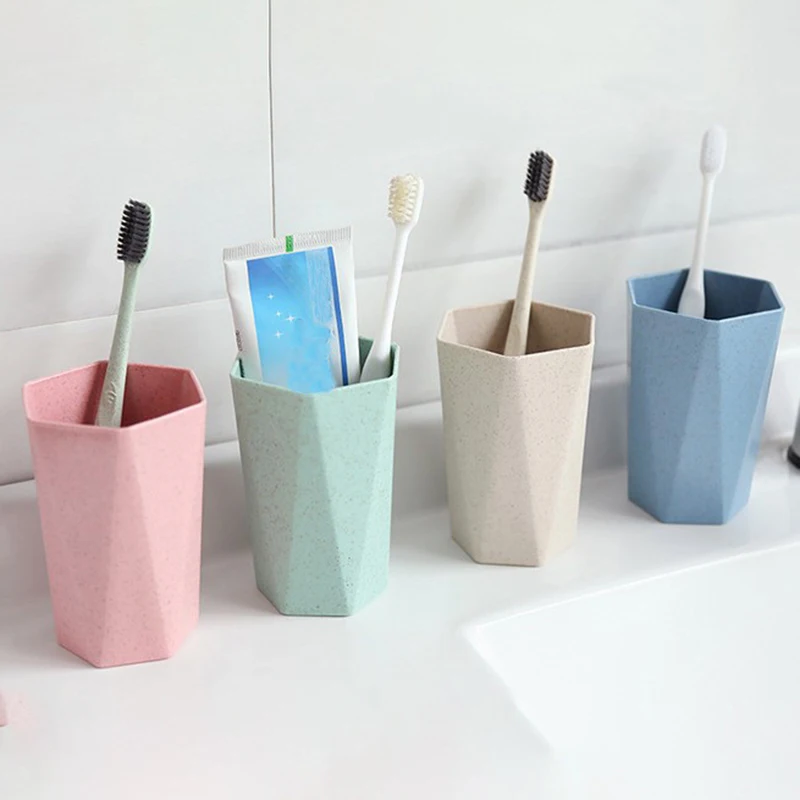 

Зеленая пластиковая чашка в скандинавском стиле, питьевая кружка