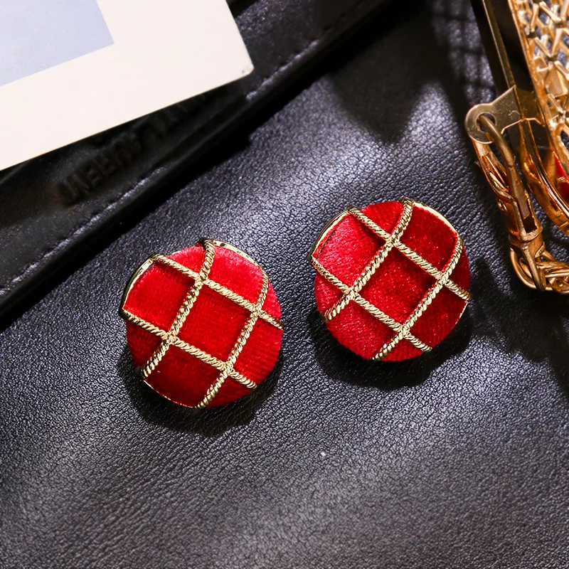red color Корейские зимние новые винтажные бархатные серьги-гвоздики для женщин, модные простые круглые серьги - Окраска металла: red color
