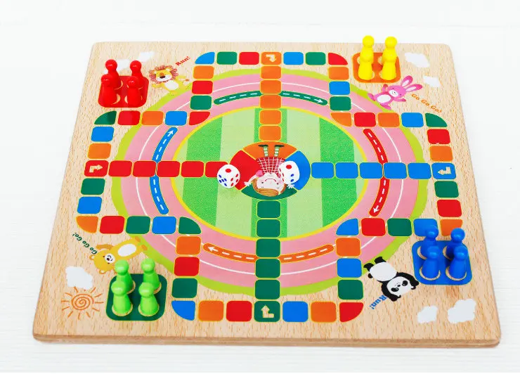 

Double-sided two-in-one wood Snake & Ladders game Flight chess Children's Educational toys Desktop games Chess board game Toys