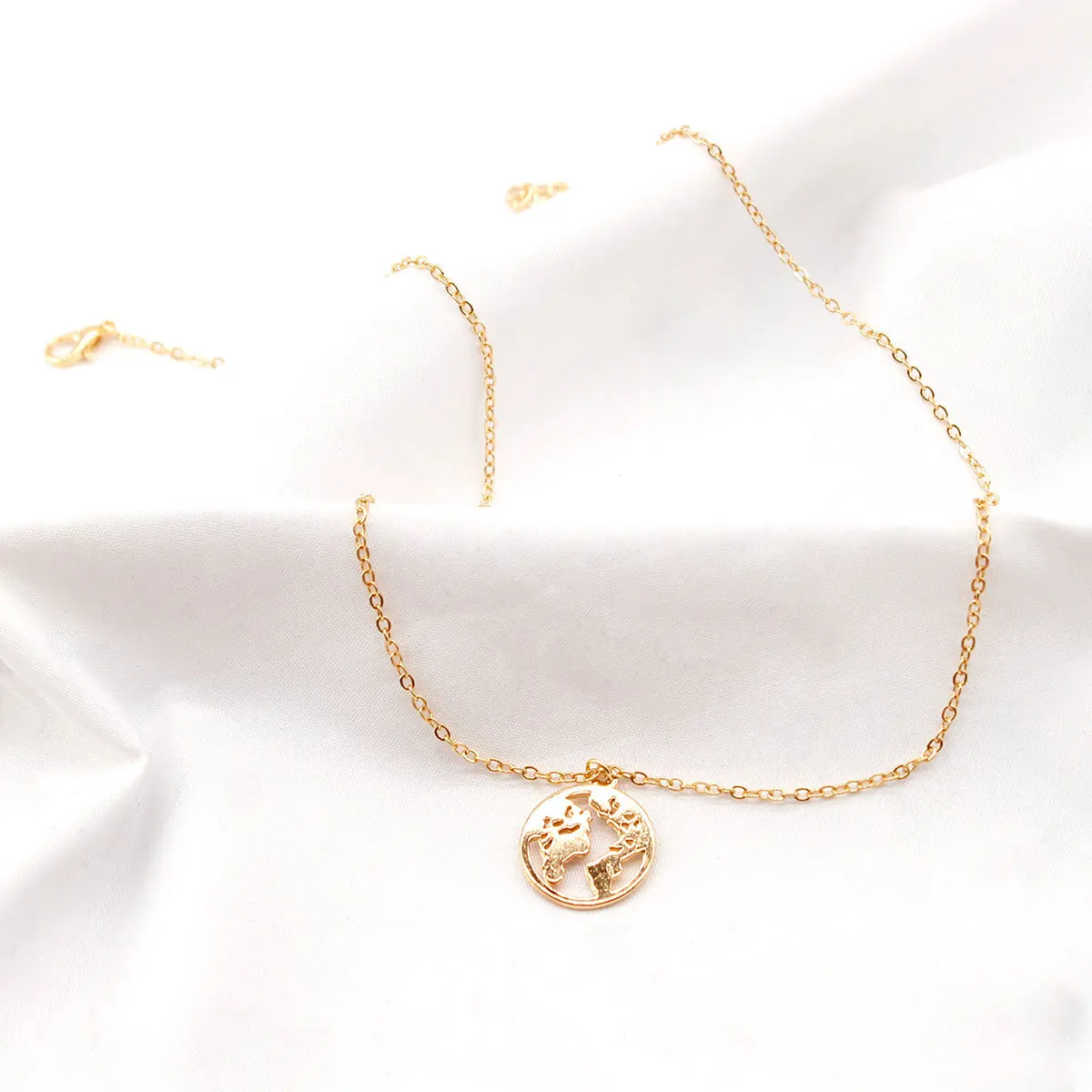 Женское колье с подвеской в виде карты мира|Ожерелья подвеской| |