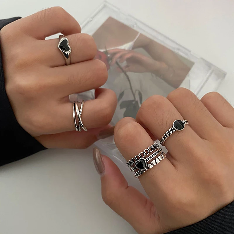 

2020 New Punk Vintage Black Heart Portrait Hollow Three Layer Open Adjustable Metal Rings Retro Ring for Women Jewelry