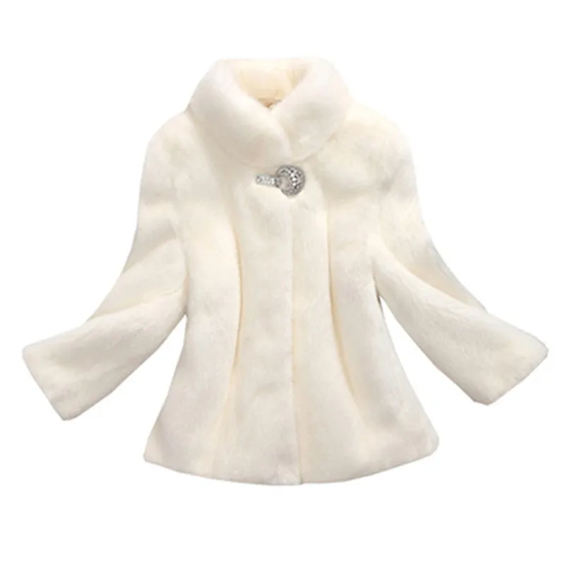 Женская короткая шуба из искусственного молочного меха с воротником-стойкой и