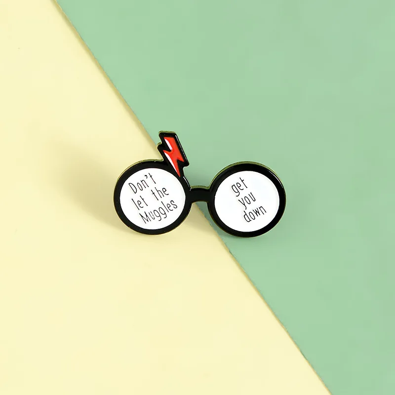 Эмалированные броши в виде мультяшных очков с молнией креативные эмалированные