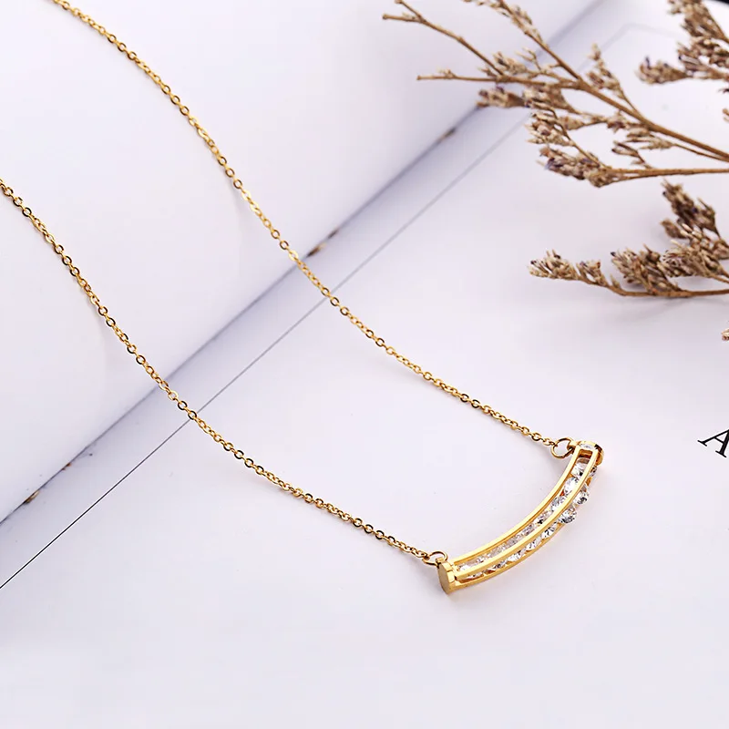 

TSHOU38 Zircon pendant female titanium steel rose gold clavicle chain necklace jewelry