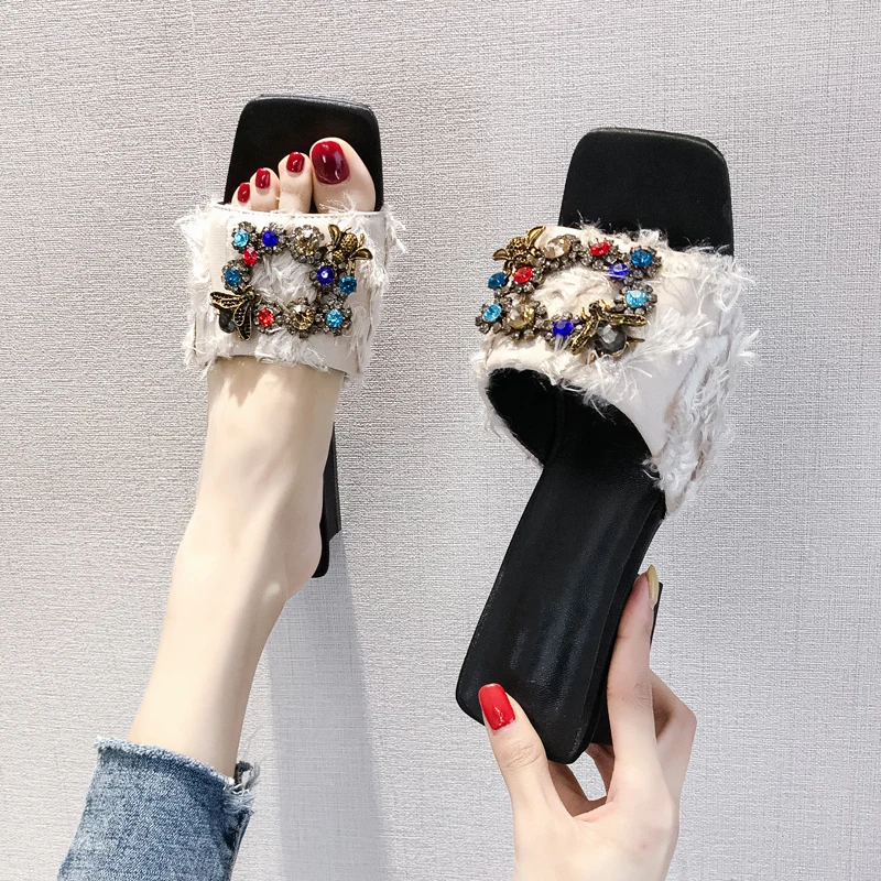 Шлепанцы женские на толстом квадратном каблуке с открытым носком яркие