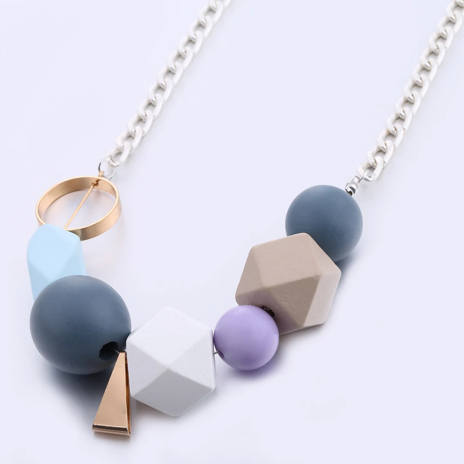 Женское массивное ожерелье с разноцветными деревянными бусинами и подвески из