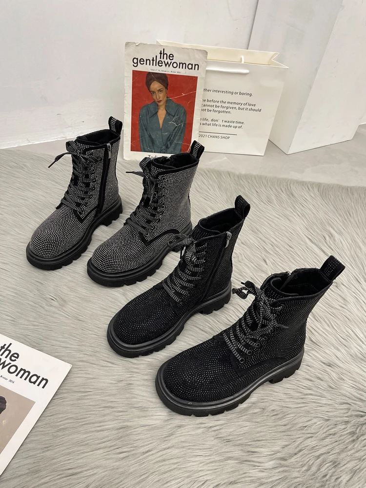 

Кожаные ботинки с круглым носком