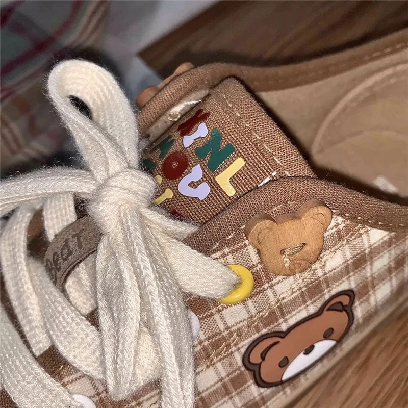 

Cute Bear Plaid Canvas Shoes Women's 2020 Casual Lace Up Running Sneakers Autumn Students Kawaii Brown Flat Low Vulcanize Shoes