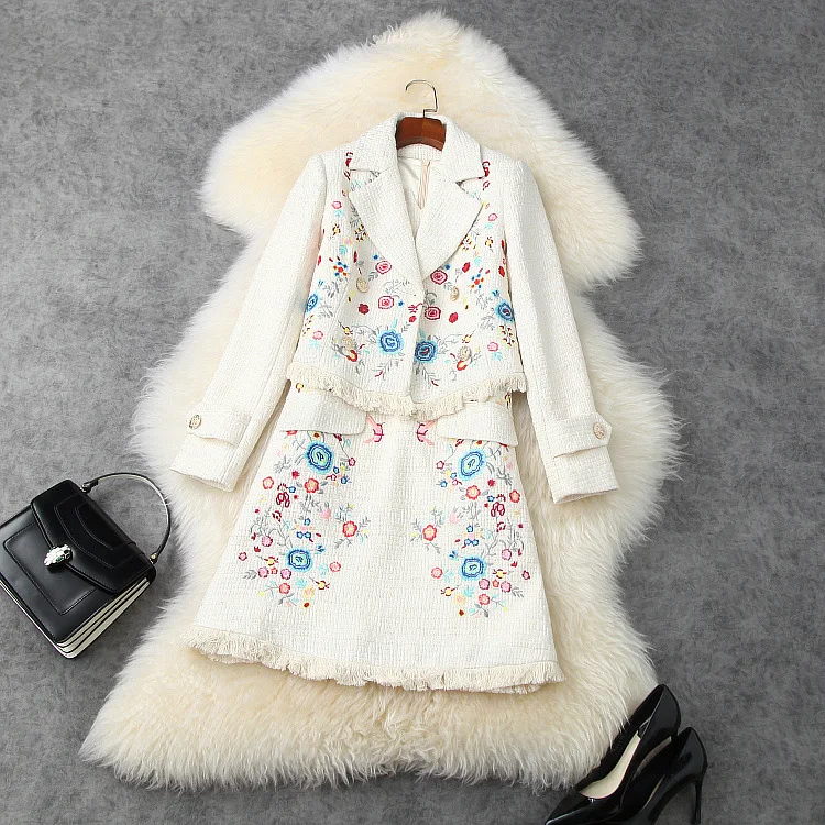 

Женская одежда в европейском и американском стиле, новинка зимы 2020, стильное пальто на бретелях с длинными рукавами и вышивкой и бахромой, м...