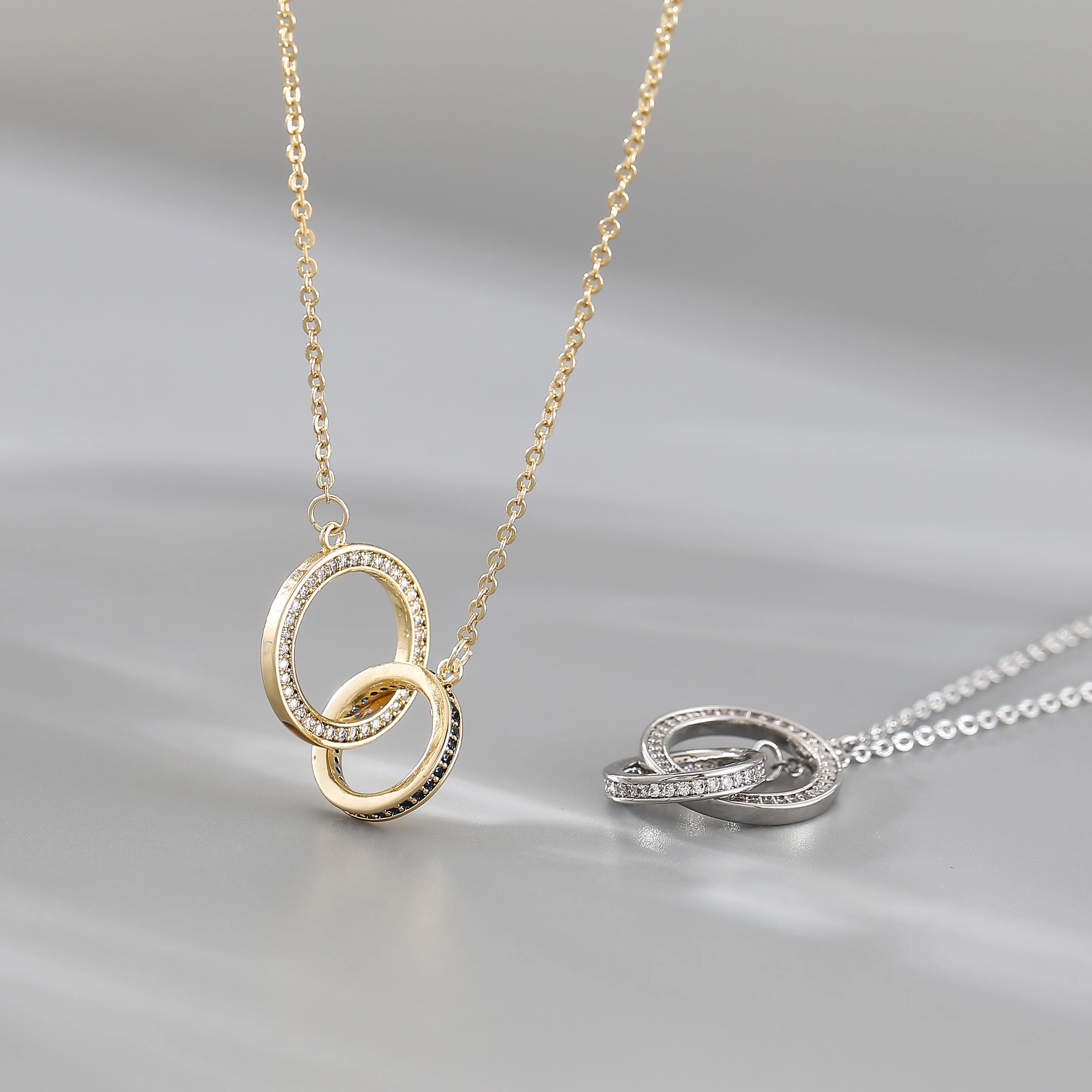 Модные цвета: золотистый серебристый круг Цепочки и ожерелья блокируя круглые