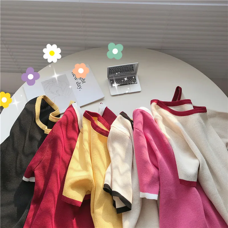 Женская трикотажная футболка с круглым вырезом коротким рукавом и