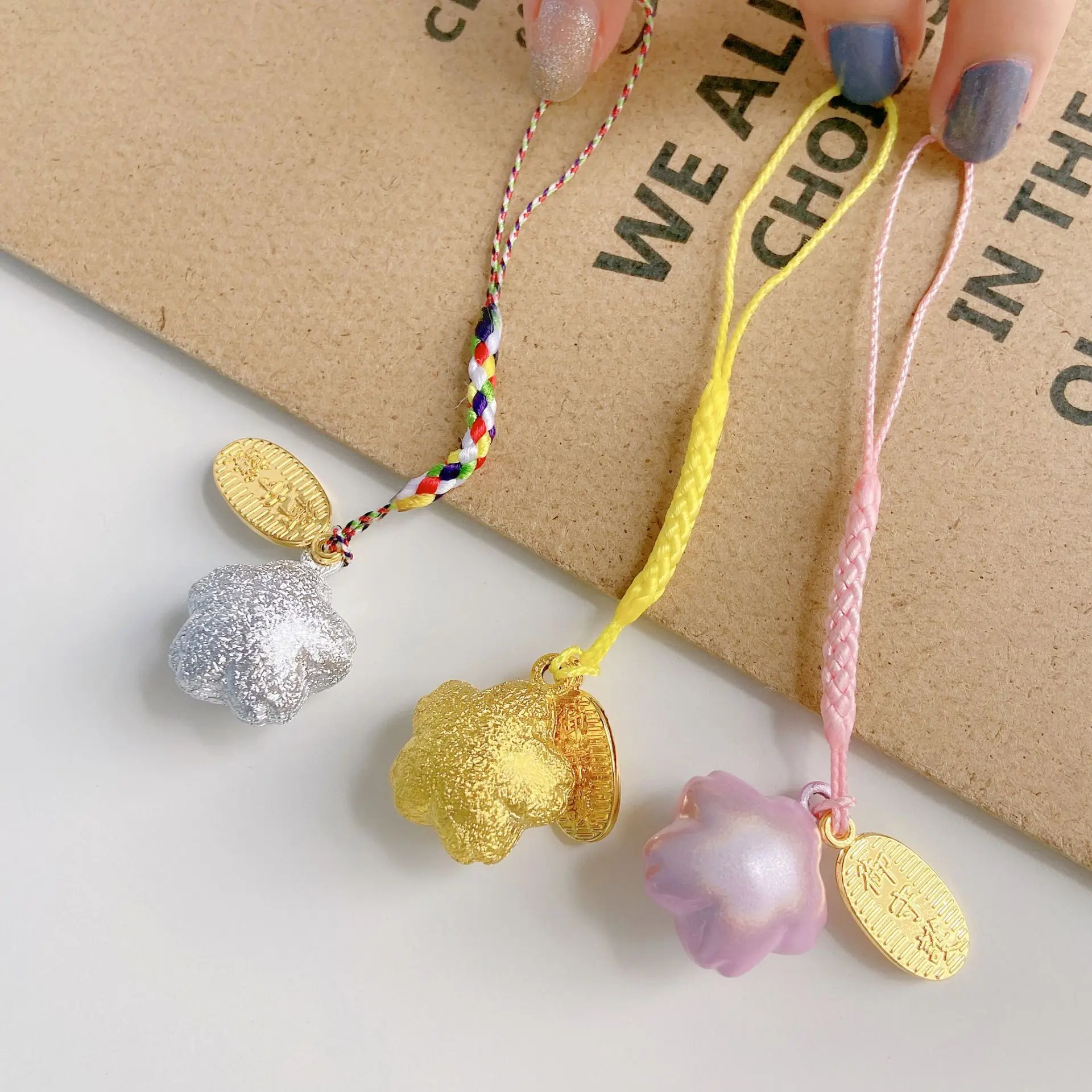 

Japan Amulet Totally Enclosed Sakura Plum Blossom Bell Key Rope Trinkets Good Luck Mobile Phone Car Key Chains