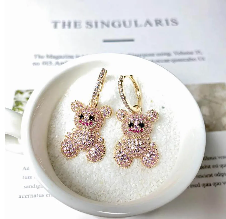 

New creative cute cartoon bear-shape earrings Korea girls full pink green gem lovely animals eardrop