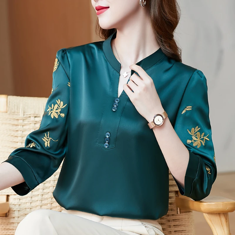 

2021 new autumn satin embroidered pullover shirt with three-quarter sleeves Womens tops Korean style fashion
